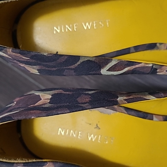 Nine West camo print held 4.5" heel height - Picture 3 of 5